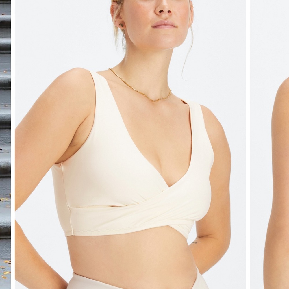 Fabletics Crossover Sports Bra